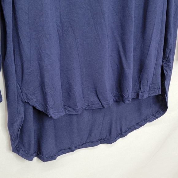 OLD Navy quarter length sleeve High low cut - Picture 4 of 9